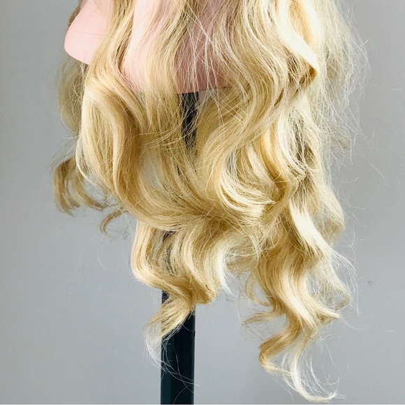 SAVE ON SHIPPING Today! 😊 
“Put On & Go” Ombre Blonde 36” Premium Fiber Wig - Picture 5 of 9
